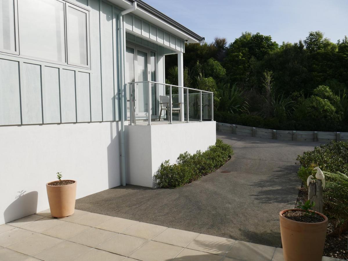 Aston Road Villa Bed & Breakfast Waikanae Exterior photo